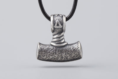 Thor’s Hammer Silvered Bronze Pendant - Norse Wolves